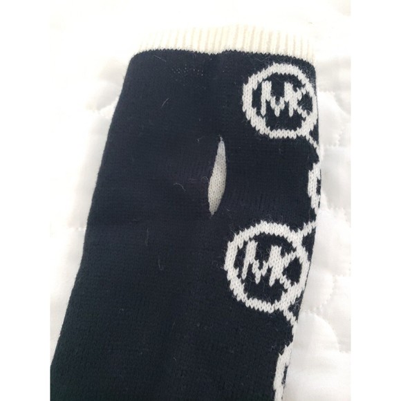 MICHAEL KORS 2-Piece Scarf Fingerless Gloves MK LOGO Black Ivory NWOT - Picture 6 of 8
